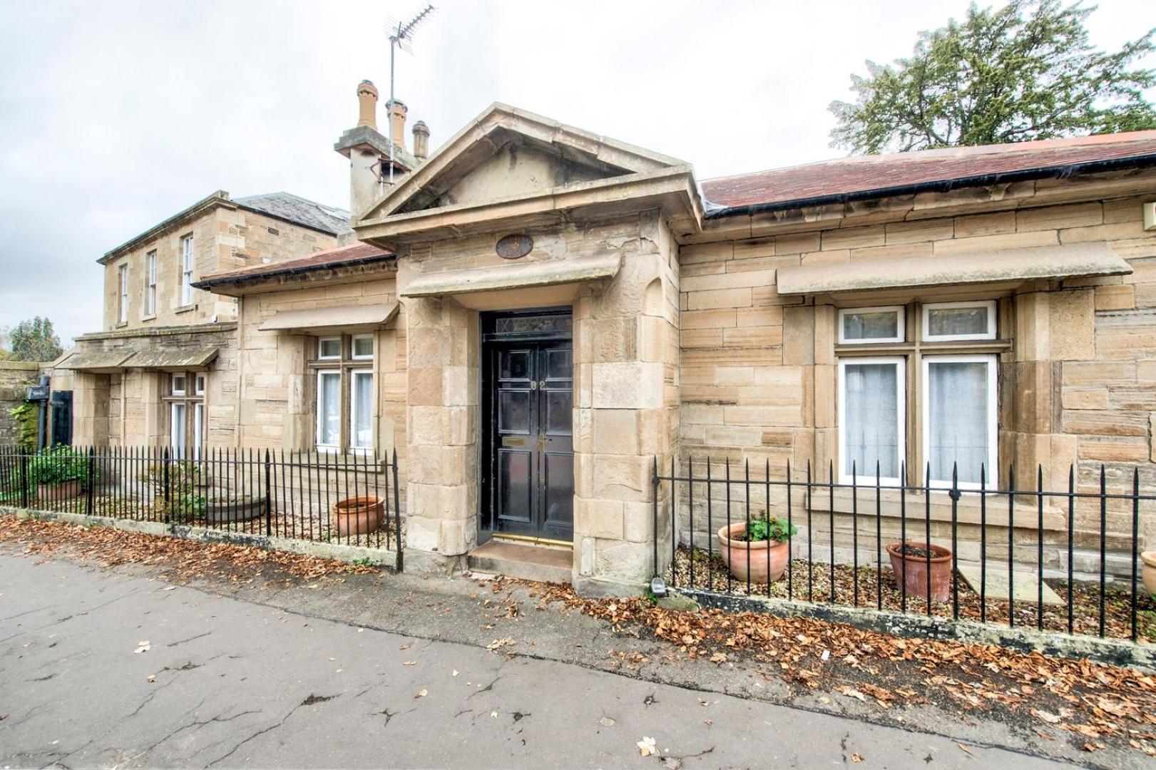 Guestready - Classic Charm Near Holyrood Park Édimbourg Extérieur photo