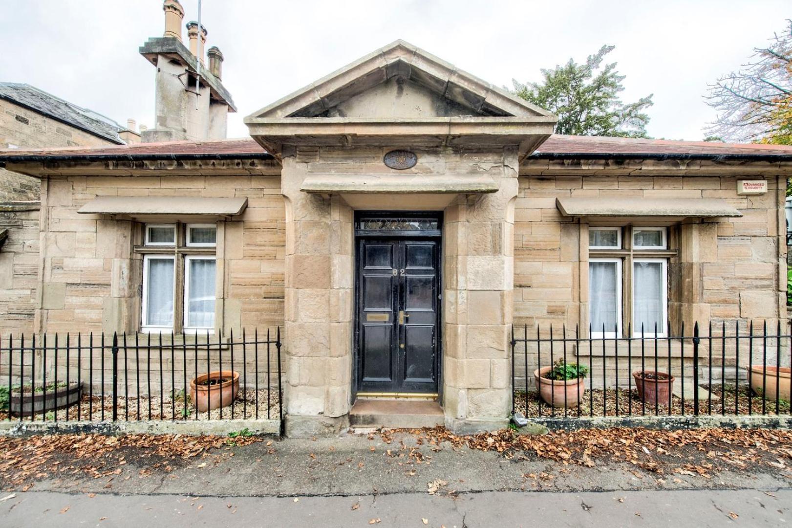 Guestready - Classic Charm Near Holyrood Park Édimbourg Extérieur photo